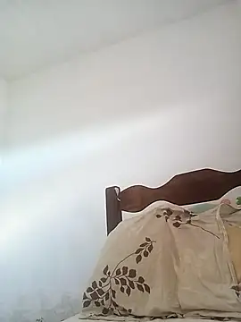 Pretinhoo25 webcam