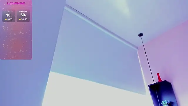 violet_myerrs webcam