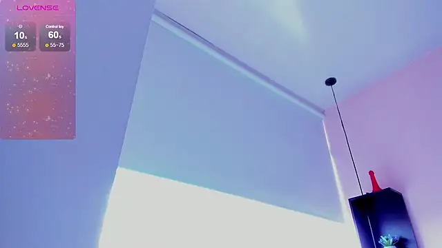 violet_myerrs webcam