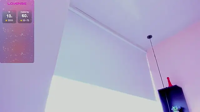 violet_myerrs webcam