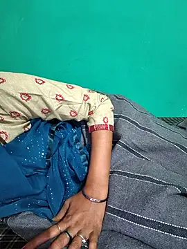 qween7b - QWEEN7B's free webcam - UK Sex Cams