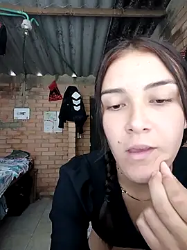 laura_arias018 - Laura_arias018's free webcam - UK Sex Cams