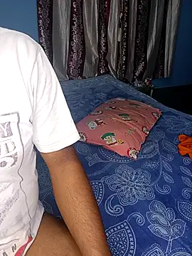 Naughty-Chaaya webcam