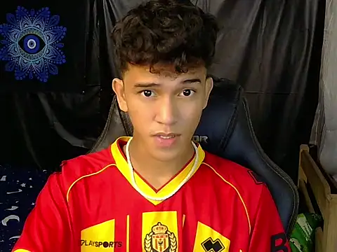 hugekenbigcock webcam