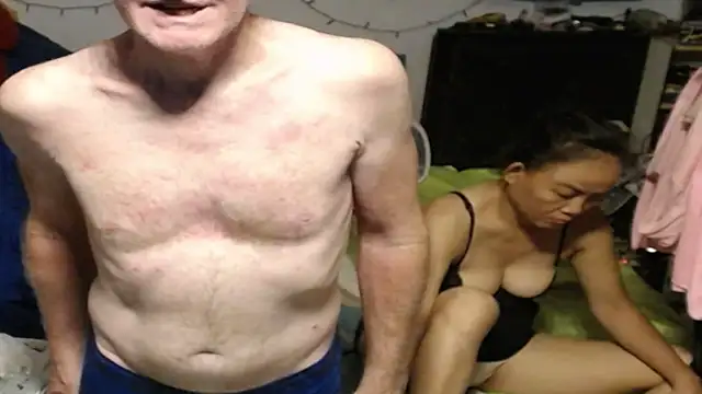 1CuteAndSexy69 webcam