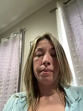 Webcam Model (MiraKisss)  is live.Free join now!