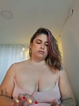 Juliietha_servas webcam