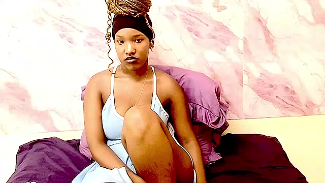 EroticSexyPrada webcam