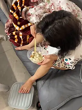 r-u-ok Live Webcam on Stripchat