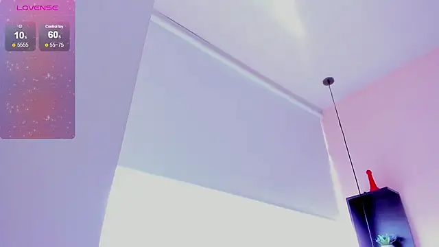 violet_myerrs webcam