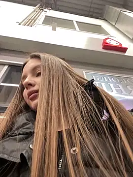 KrisMagnoly Live Webcam on Stripchat