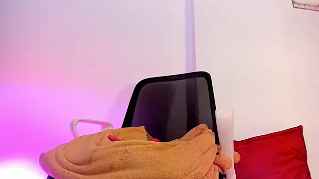 CandyLatinHott webcam