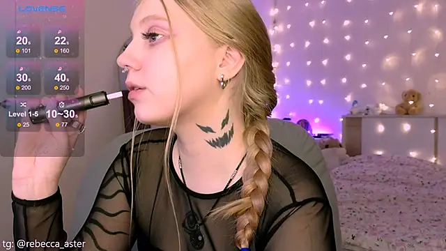 RebeccaAster webcam