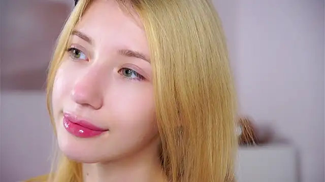 sunnivacovil - SunnivaCovil's free webcam