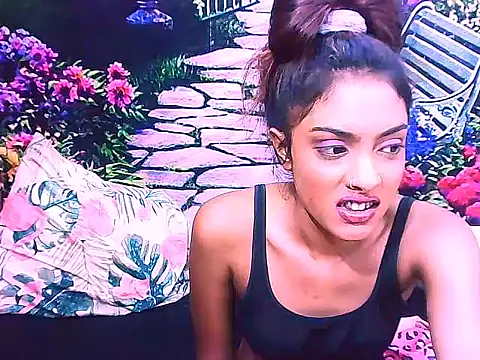 IndianPretty14u2Luv webcam