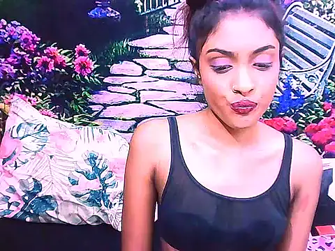IndianPretty14u2Luv webcam