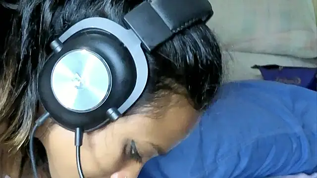 Eroticteasexoxox webcam