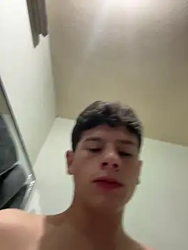 Andy12912 Live Webcam on Stripchat