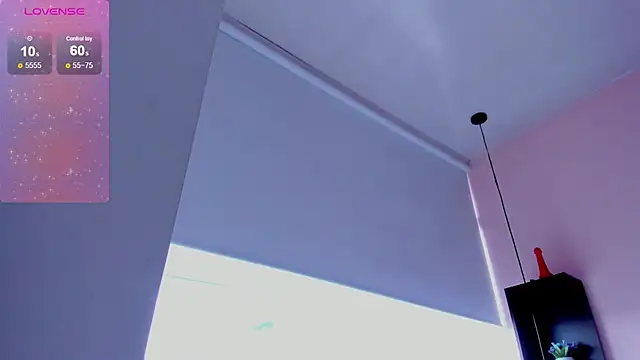 violet_myerrs webcam