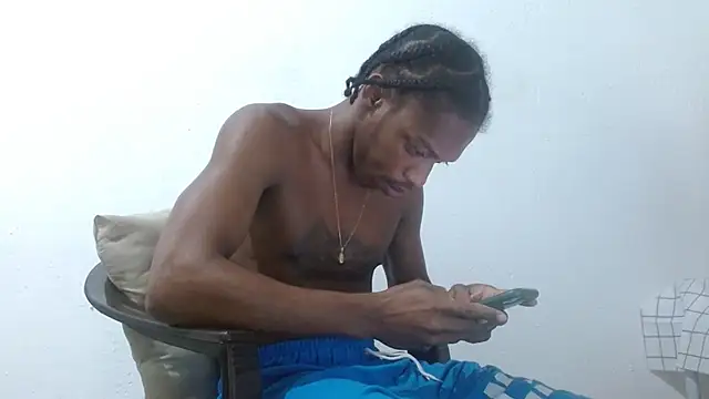 Larry-n-clouds Live Webcam on Stripchat