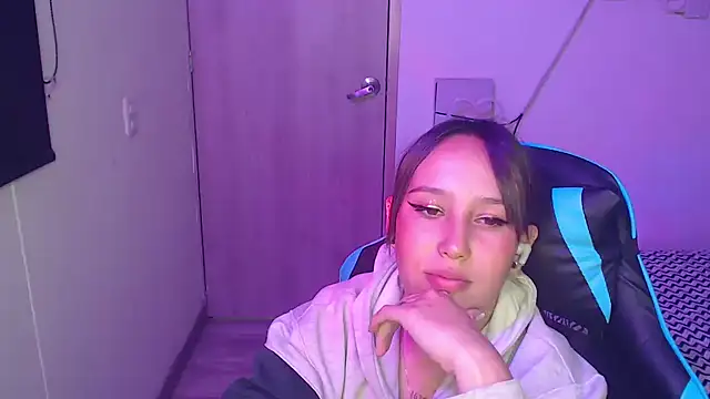 Skarlet_Adams28 webcam