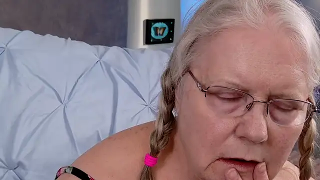 Kaitlyn_Winters webcam