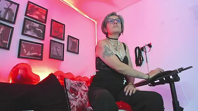 MistressNyx_cg webcam