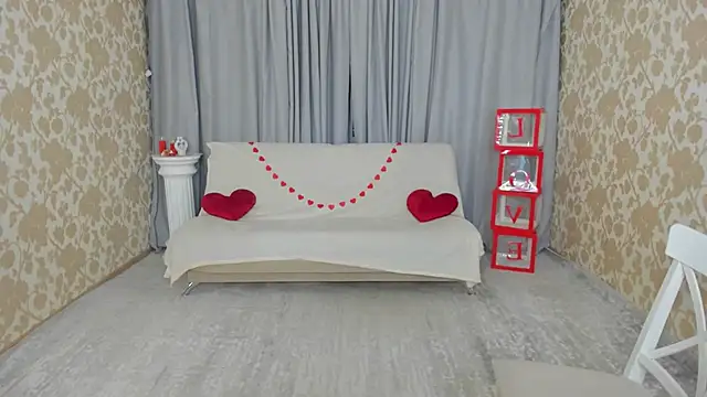 KiraTempt from StripChat is Freechat