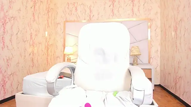 Emily_Whinfre webcam