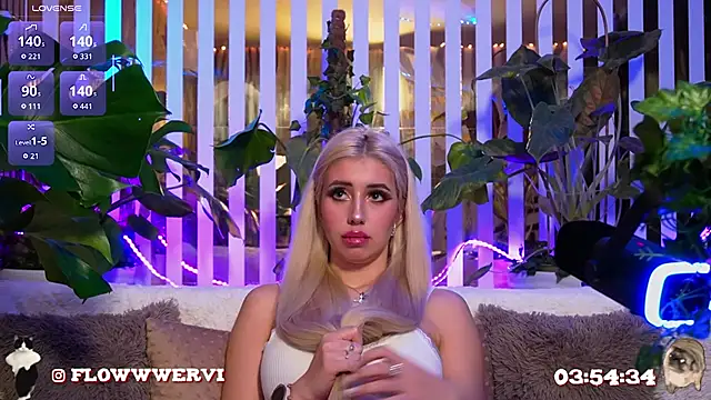 FlowweerGirl webcam
