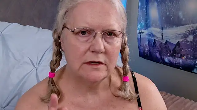 Kaitlyn_Winters webcam