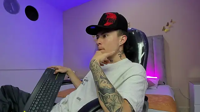 nascary_fox - Nascary_Fox's free webcam - UK Sex Cams