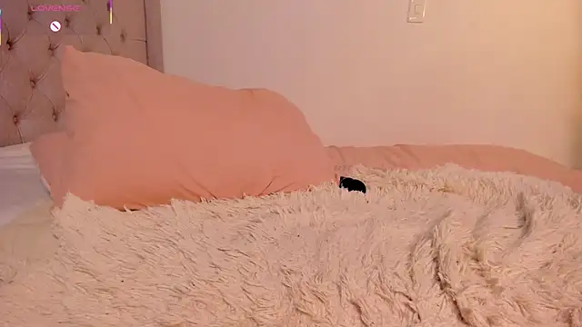 kristal_benet webcam