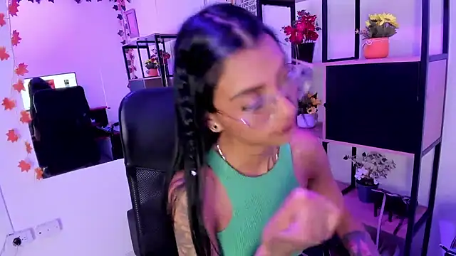 KarlaSlutSkinny__ webcam