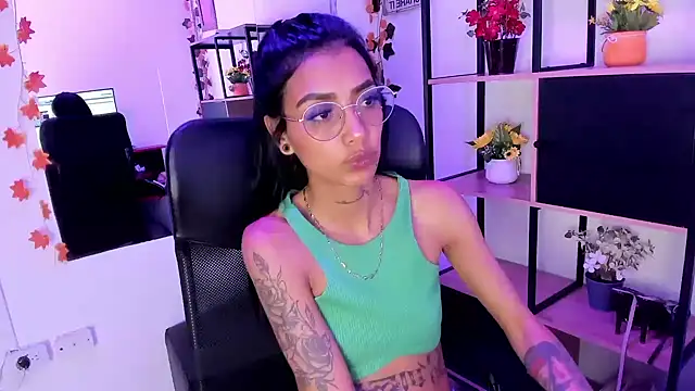 KarlaSlutSkinny__ webcam
