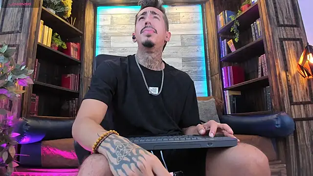 Donovan_Desmond webcam