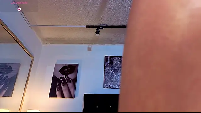 zoe-yanin - Zoe-yanin's free webcam - UK Sex Cams