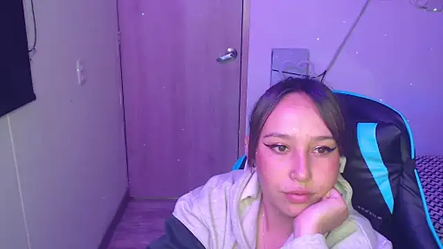 Skarlet_Adams28 webcam