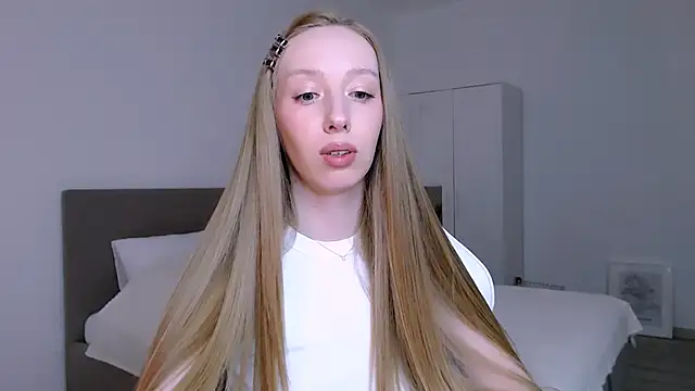 Luna_insniity webcam