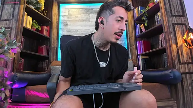 Donovan_Desmond webcam