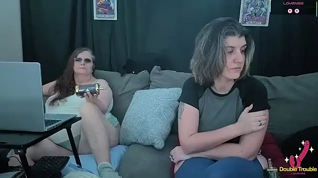 Bella_and_Marie webcam