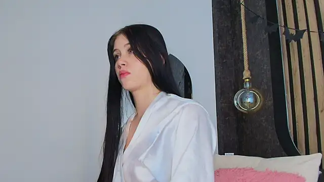 sara__jones_gh webcam