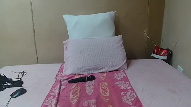 SugarPoppy24xxx webcam