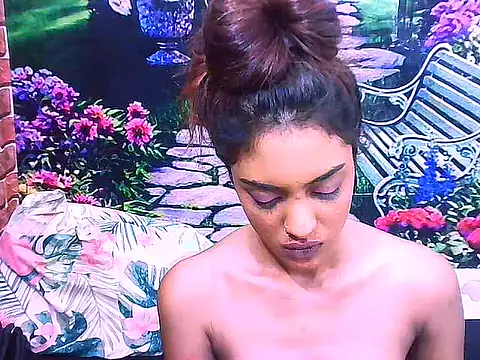 IndianPretty14u2Luv webcam
