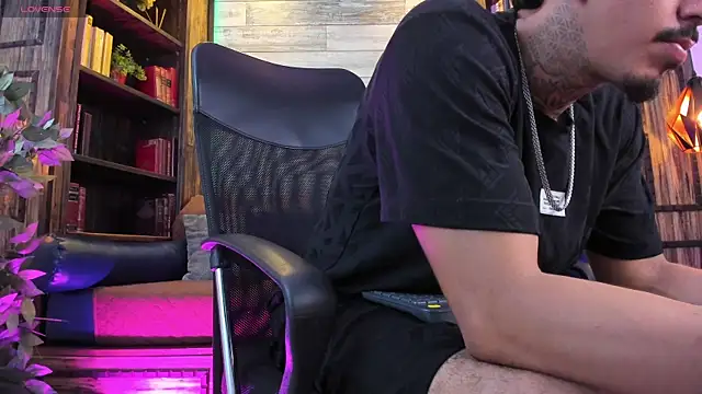 donovan_desmond - Donovan_Desmond's free webcam - UK Sex Cams