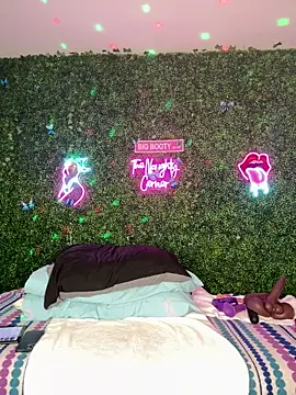 Webcam Model (RenaThickAss)  is live.Free join now!