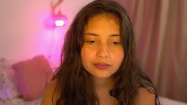 lirio05 (F young) - dress off & tease close-up ❤️💋