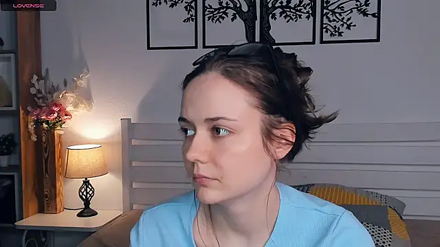 MalvinaTrafford webcam