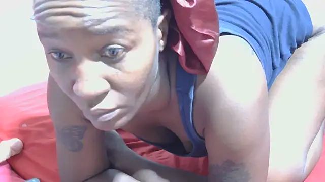 sluttylaura21 webcam