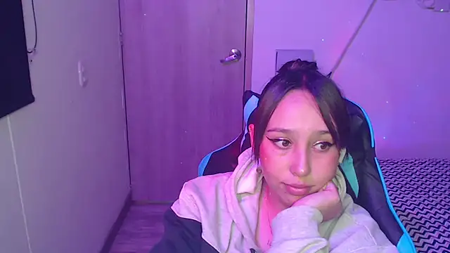 Skarlet_Adams28 webcam